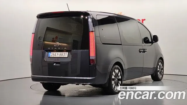 Hyundai Staria 2021 thumb 2