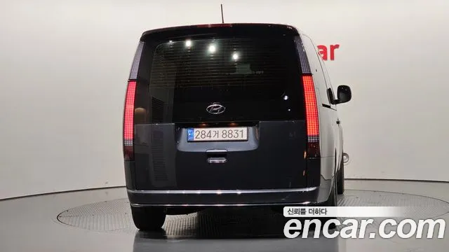 Hyundai Staria 2021 thumb 4