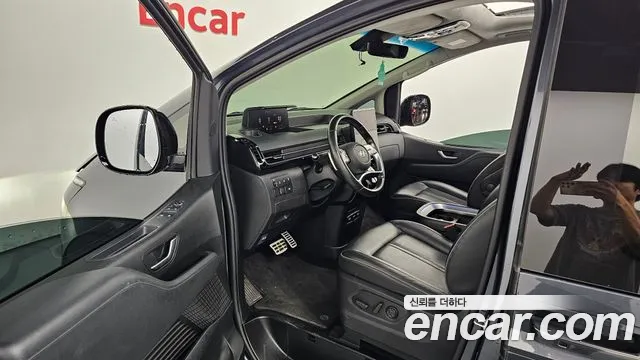 Hyundai Staria 2021 thumb 10