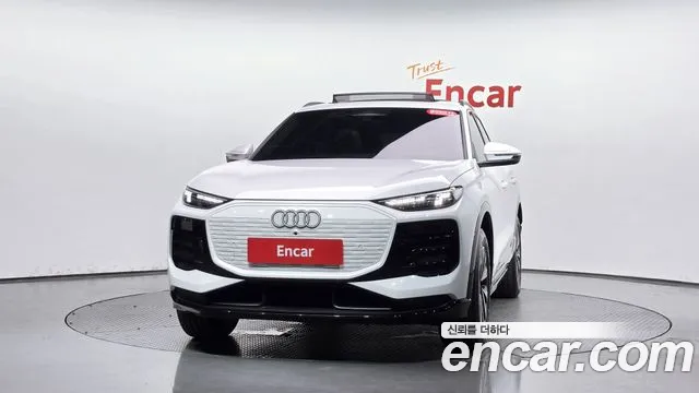 Audi Q6 e-tron 2025 thumb 2