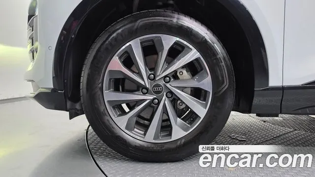 Audi Q6 e-tron 2025 thumb 4