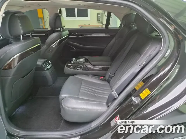Genesis G90 2018 thumb 7
