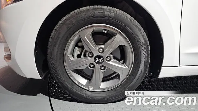 Hyundai Avante 2015 thumb 5