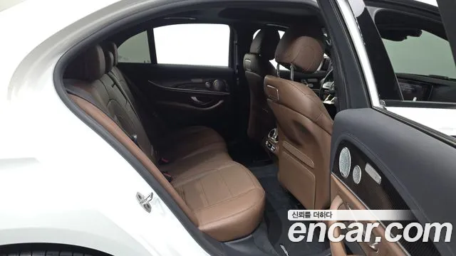 Mercedes-Benz E-Класс 2019 thumb 12
