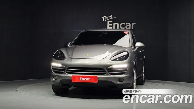 Porsche Cayenne 2012 thumb 3