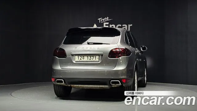 Porsche Cayenne 2012 thumb 4