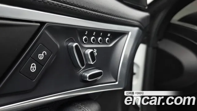 Jaguar F-Type 2020 thumb 12