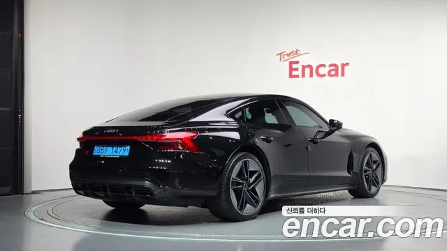 Audi RS e-tron GT 2022 thumb 2