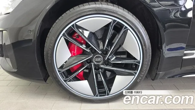 Audi RS e-tron GT 2022 thumb 5