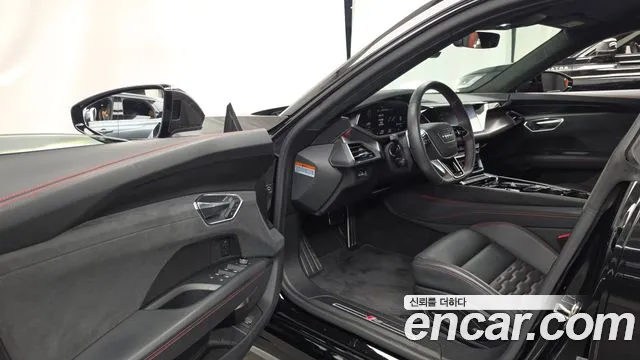 Audi RS e-tron GT 2022 thumb 10
