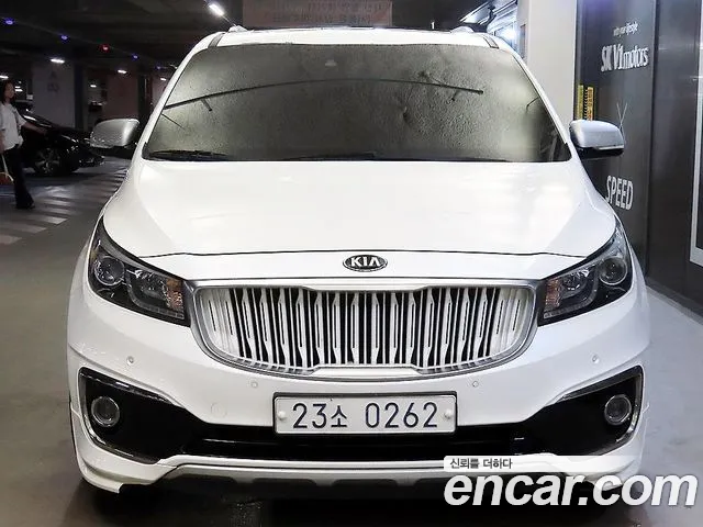 Kia Carnival 2016 thumb 2