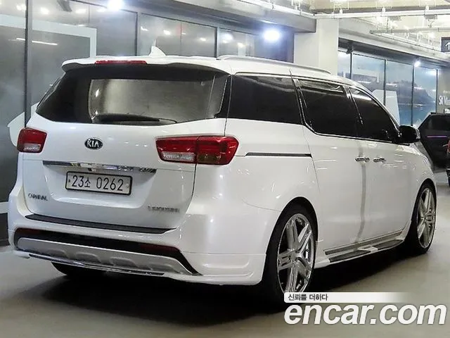 Kia Carnival 2016 thumb 4