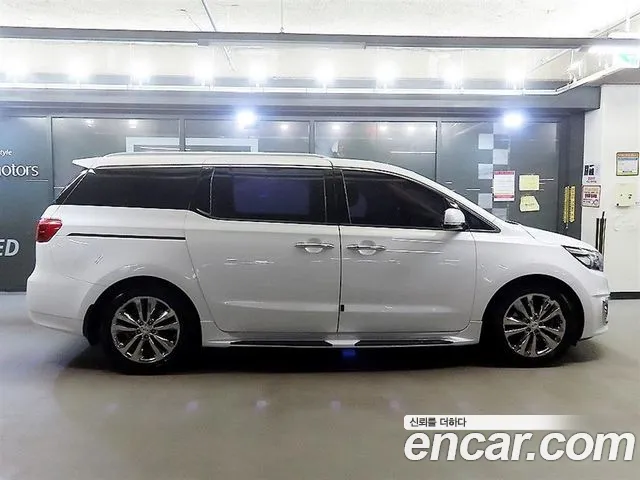 Kia Carnival 2015 thumb 3
