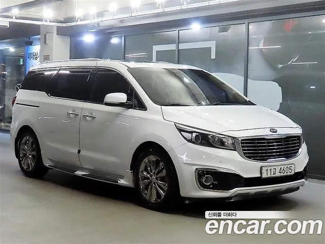 Kia Carnival 2015 thumb 11