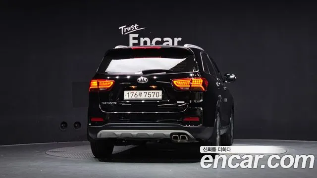 Kia Sorento 2017 thumb 4