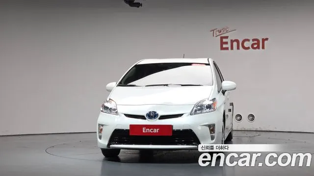 Toyota Prius 2015 thumb 2