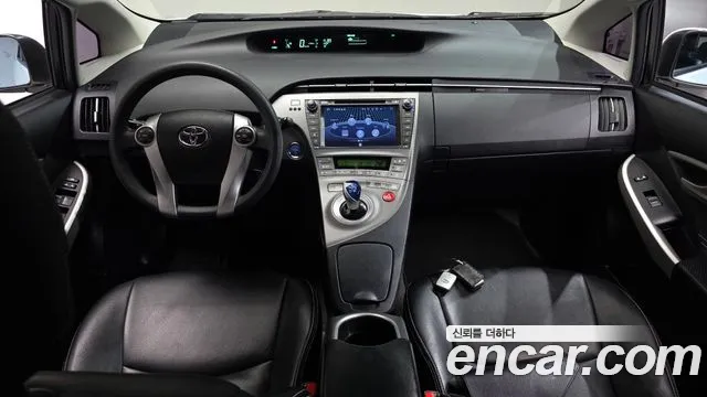 Toyota Prius 2015 thumb 6