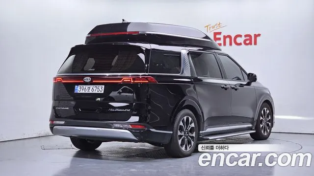 Kia Carnival 2021 thumb 2