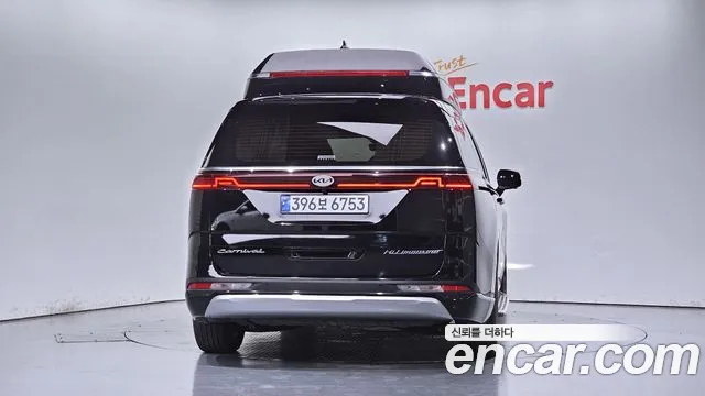 Kia Carnival 2021 thumb 4