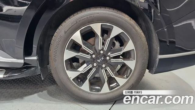 Kia Carnival 2021 thumb 5