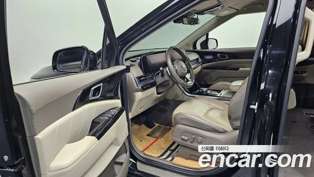 Kia Carnival 2021 thumb 10