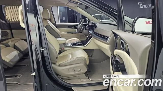 Kia Carnival 2021 thumb 11