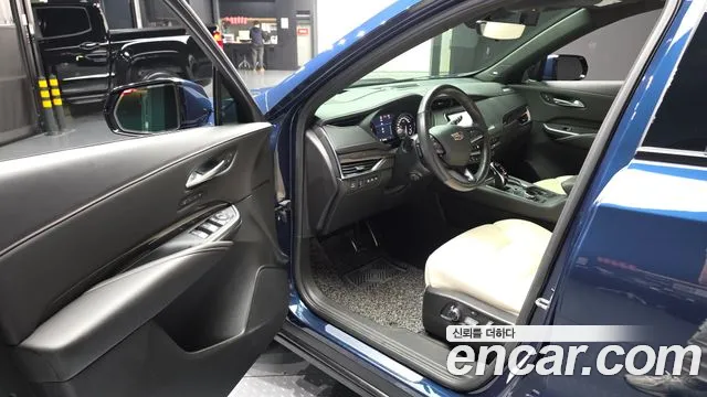 Cadillac XT4 2021 thumb 9