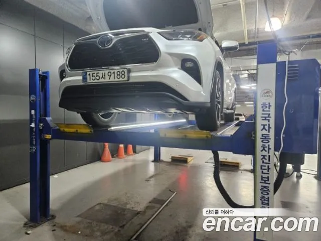 Toyota Highlander 2023 thumb 2