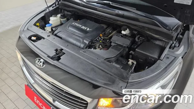 Kia Carnival 2015 thumb 5