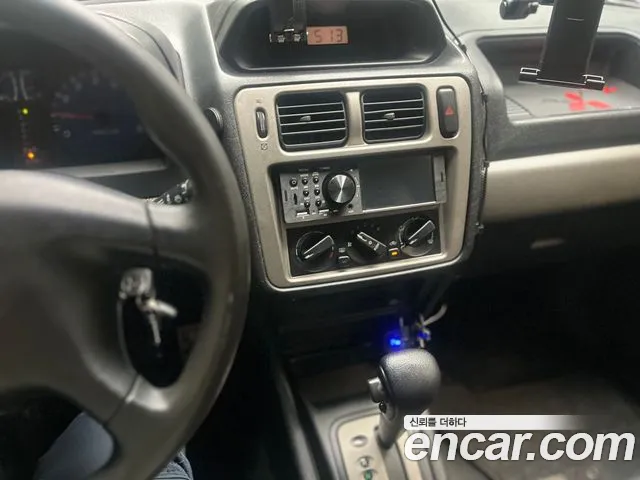 Mitsubishi Pajero 2004 thumb 9