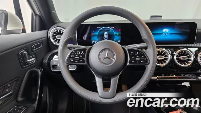 Mercedes-Benz A-Класс 2020 thumb 12