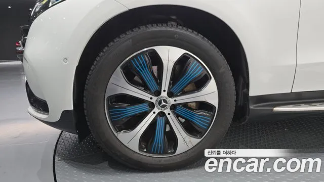 Mercedes-Benz EQC 2020 thumb 4