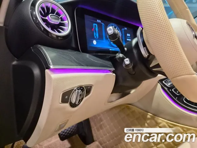 Mercedes-Benz E-Класс 2016 thumb 9