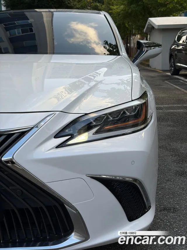 Lexus ES 2019 thumb 3