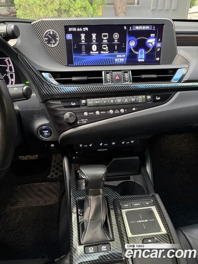 Lexus ES 2019 thumb 9