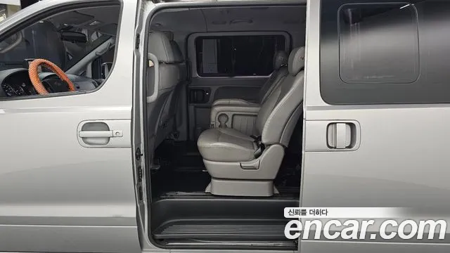 Hyundai Starex 2019 thumb 12
