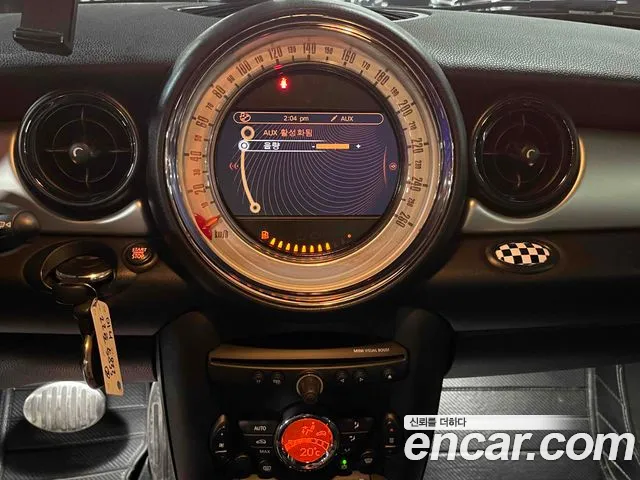 MINI Coupe 2011 thumb 10