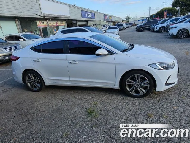 Hyundai Avante 2018 thumb 3