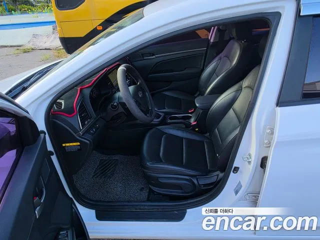Hyundai Avante 2018 thumb 10
