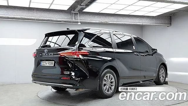 Toyota Sienna 2021 thumb 2