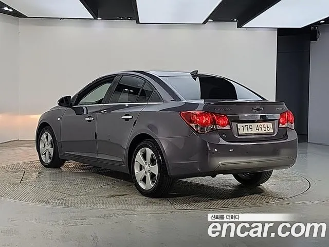 ChevroletGMDaewoo Cruze 2012 thumb 3