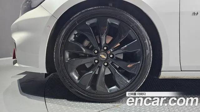 ChevroletGMDaewoo Malibu 2017 thumb 5
