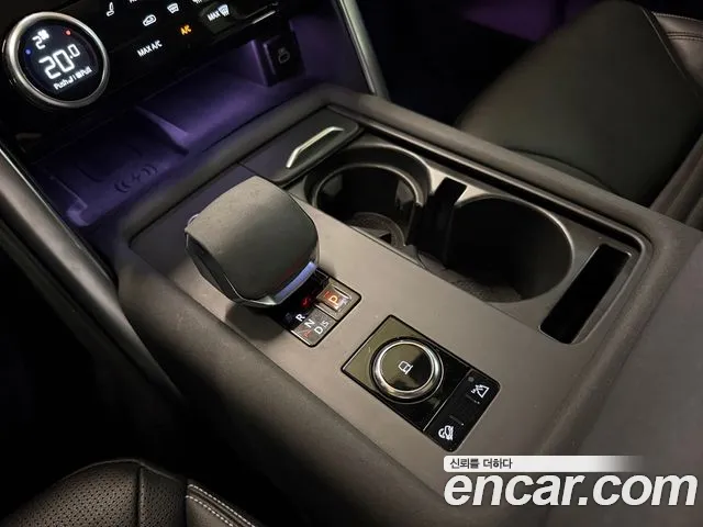 Land Rover Discovery 2021 thumb 9