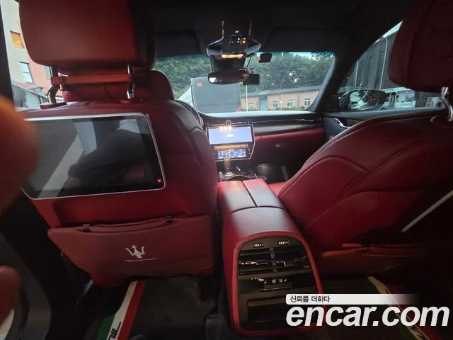 Maserati Quattroporte 2019 thumb 2