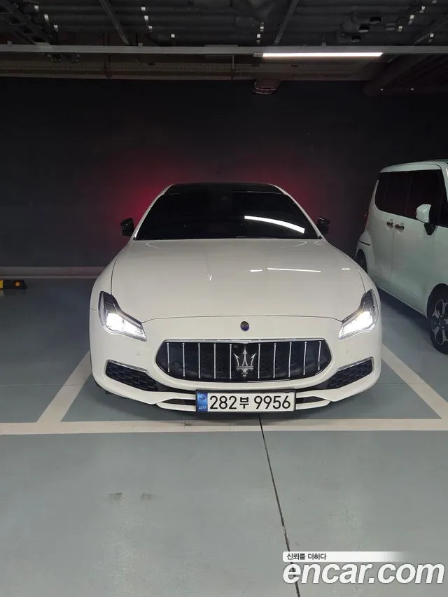 Maserati Quattroporte 2019 thumb 10