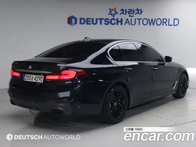 BMW 5-Series 2017 thumb 2