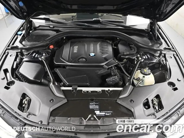 BMW 5-Series 2017 thumb 5