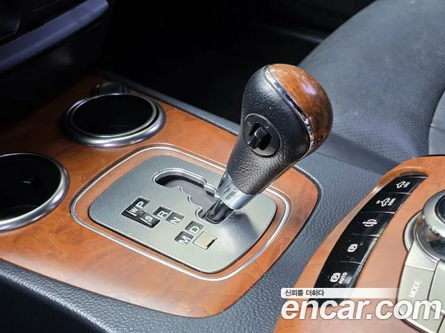 KG_Mobility_Ssangyong Chairman 2015 thumb 9