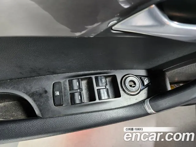 Hyundai i40 2013 thumb 6
