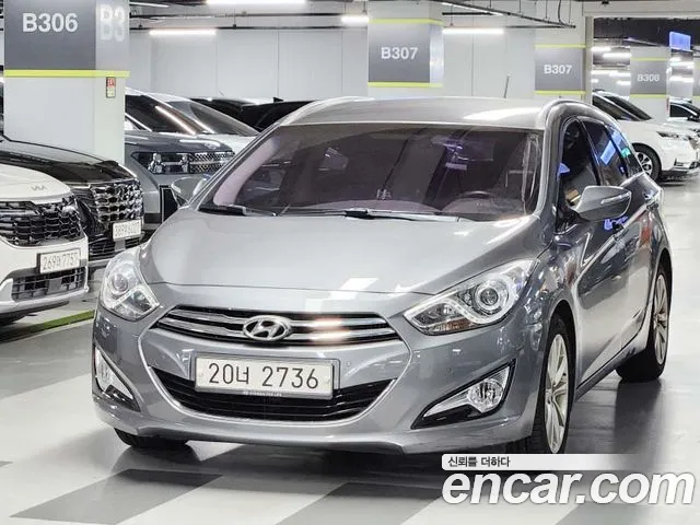 Hyundai i40 2013 thumb 12